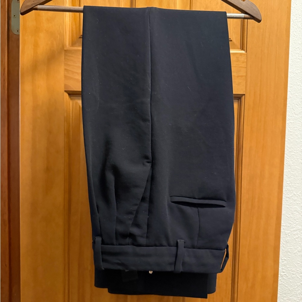 Aritzia Effortless Black Pants